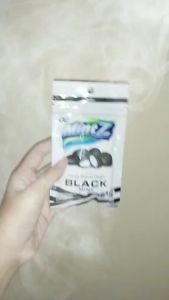 Mintz Black Permen dengan Sensasi Plong Nafas Segar