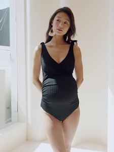 SELLYNEAR | Fashionable V-Neck Ruffle High-Elasticity Swimsuit for Pregnant Women