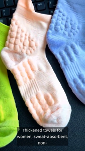 Mid Cut Sports Socks Towel Bottom Running Socks Non-slip Cycling Socks Breathable Basketball Socks