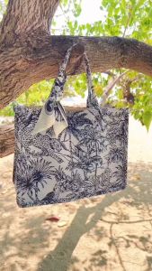 กระเป๋าถือผ้า ใบใหญ่ 15 นิ้ว