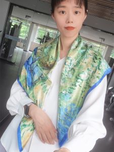 Khăn Choàng Lụa 90cm Van Gogh Impressionist Oil Painting~ Learning to Walk~ Khăn Choàng Đi Biển~ Khăn Che Nắng~ Khăn Choàng Đa Năng