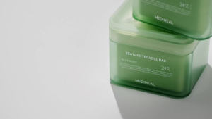 MEDIHEAL 100pc Tea Tree Care Skin Pad - Clarifying Toner Pads for Acne Prone Skin - Soothing Treatment with Centella - Oil Control & Pore Refining - Korean Dermatology Solution