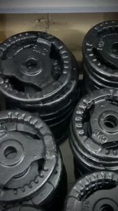 Bộ 2 miếng tạ gang tạ bánh gang 3 lỗ 1kg (đen)