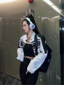 เสื้อแจ็คเก็ตสั้นสไตล์มอเตอร์ไซค์สีบล็อกดีไซน์เก๋ไก๋สำหรับผู้หญิงในฤดูร้อน ทรงหลวม สีพื้น ปกติ แขนยาว เสื้อผ้าทำงาน