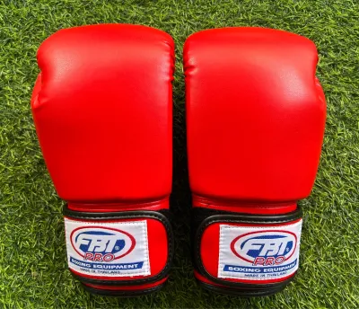 นวมฝึกซ้อม FBT PRO หนังเทียม รุ่น No.007 #43332 ขนาด 10 ออนซ์ (oz) มี 2 สี ( สีแดง/ สีน้ำเงิน) พร้อมตาข่ายใส่นวม