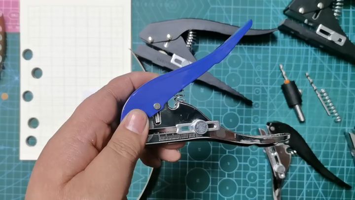 AGUZXTM 8mm Single Hole Punch Pliers - For PVC, Edge Banding, Paper Craft & Bank Cards, Heavy Duty Handheld Puncher - View #5