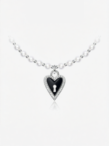 Elegant Versatile Short Necklace