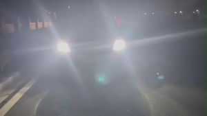 2 Pcs C6 Car LED Headlight 6000K 36W H1 H3 H4 H7 H8/9/11 Car Lights Fog Lights Bulb Lampu Kereta Lampu Putih Myvi Saga Vios City