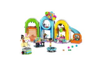 LEGO Friends 42686 Fun Indoor Playground (668 Pieces)