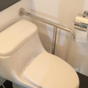 ราวจับห้องน้ำ ราวจับกันลื่น ราวจับผู้สูงอายุ ราวจับช่วยพยุง ชนิดตั้งพื้น ราวจับ ตัว T ตัว U ตัว L ตัว U สเตนเลส 304 by BKY