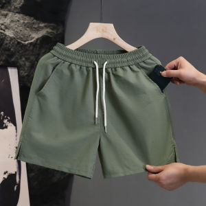 กางเกงขาสั้นผ้าไหมน้ำแข็งแห้งเร็วสำหรับผู้ชาย กางเกงขาสั้นสปอร์ตลำลอง 3/4 ทรงบาง ระบายอากาศได้ดี ทรงสี่เหลี่ยม สีสันสดใส กางเกงชายหาด