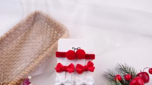 10Pcs Christmas Kids Hair Clips Red White Pom‑pom Bow Glitter Star Plaid Hair Barrettes Girls Xmas Gift Party Hair Accessories