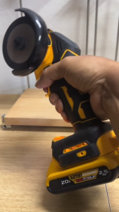 เครื่องเจียร์3นิ้ว ลูกหมู3นิ้ว หินเจียร์3นิ้ว ใช้แบตของ Dewalt makita milwaukee Rowel pampkin ได้