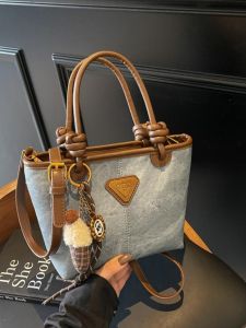 Retro Versatile Womens Crossbody Bag 2025 New Spring Autumn Fashion Small Tote Bucket Handbag Stylish Shoulder Sling Bag