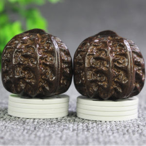 Eaglewood Hand-Playing Walnut Hand-Playing Hand-Holding Ball Fitness Health Care Handball Decompression Practice Hand Pieces Crafts Hand Plate Massage