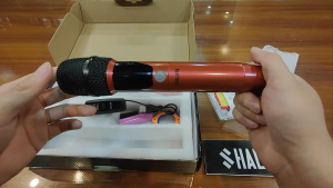 SHALANRA RE288 Professional Wireless Microphone Rechargeable Dynamic Microphone For Karaoke