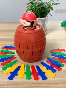 Đồ chơi thùng đâm hải tặc cực vui cho nhóm bạn bộ lớn 24 thanh kiếm