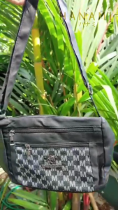 HANAMI Tas Selempang Elegant Murah Kulit Terbaru Terbaru Wanita Hitam TA1182B5 Clarisha Cantik