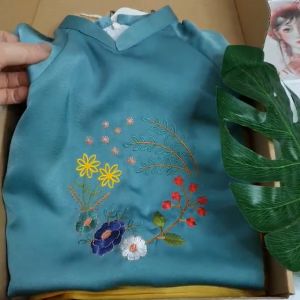 Áo Dài Lụa Cho Bé Gái Mát Lịm Thêu Hoa Điệp Phi 2 Màu