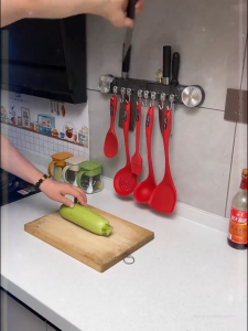 Kitchen Wall Mounted Suction Knife Rack No Drilling Required Hanging Storage Shelf for Cutlery Organization Plastic Material