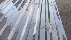 ( Khổ rộng 1.05m x dài 1m ) Tôn nhựa Poly MÀU TRONG dạng sóng lấy sáng