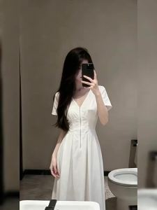 Ge·an·fei | Đầm Hè Dáng Ôm Tay Ngắn Cổ V Elegance Pháp Trắng