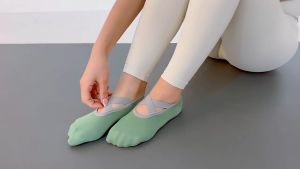 เช่นช่องที่ 3 ของคุณ - ถุงมือ ถุงเท้าโยคะ กันลื่น พร้อมส่งจากไทย สวยงาม ร่วมกันกับการออกกำลังกาย