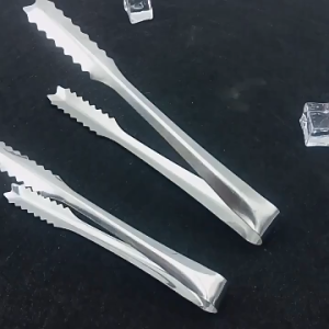 BECORATE Silver Stainless Steel Kitchen Tool Stainless Steel Tong Ice Clamp Ice Tong for Barbecue Party Clip