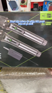 Bộ 2 Micro Không Dây Đa Năng SHURE DM 300S Pin Sạc Chống Nhiễu Tốt Màn Hình LCD HIển Thị Tần Số