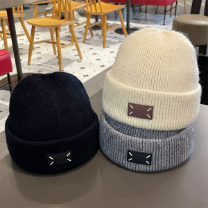 Warm Knitted Woolen Hat for Boys And Girls New Autumn Winter Versatile Small Face Highlighting Cold Proof Knitwear Accessory