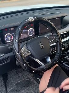 Sarung Stir Mobil Mahkota Berlian Ukuran Standar 37-38