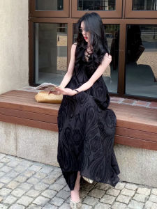 Elegant Minimalist Style Floral Embroidery V-Neck Dress Mid-Length A-Line Skirt Lightweight Summer New Arrival Womens Dress