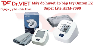 Máy đo huyết áp bắp tay Omron EZ Super Lite HEM-7090 hỗ trợ đo huyết áp và nhịp tim tại nhà nhanh chóng thuận tiện. Thiết kế nhỏ gọn dễ sử dụng phù hợp cho người cao tuổi và người cần theo dõi huyết áp thường xuyên