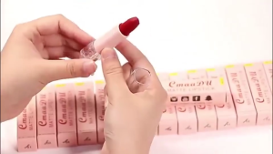 Velvet Matte Lipstick Moisturizing Long Lasting Waterproof Red Lip Stick No Fade Non Stick Cup Lip Gloss for Women Dating