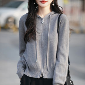 เสื้อคาร์ดิแกนถักแบบมีซิปพร้อมฮู้ดสไตล์ฤดูใบไม้ผลิใหม่สำหรับผู้หญิง ทรงหลวม สวมใส่สบาย ทรงหลวม สไตล์เรียบง่าย สวมใส่สบาย เสื้อคลุมกันหนาวแบบสวมหัว