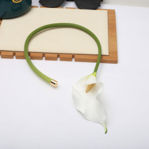 Elegant Green Metal Horse Foot Lotus Flower Necklace Womens Fashion Jewelry Sweet Style out Online Exclusive Item