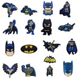 9-100PCS MINISO หล่อ Batman Series รองเท้าคุณภาพสูง PVC ตกแต่งที่ถอดออกได้ส่งรองเท้าแตะรองเท้าของขวัญ
