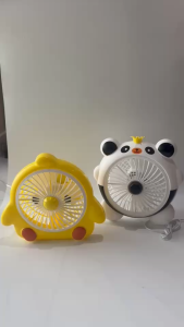 พัดลมตั้งโต๊ะลายการ์ตูนพร้อมส่งในไทย พัดลม พัดลมแบบเสียบปลั๊ก น้ำหนักเบา ใช้งานสะดวกง่าย พกพาไปได้ทุกที่ เสียงเงียบ ลมแรง