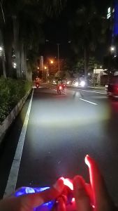 Lampu utama Led H4 laser jauh dekat putihkuning senja biru merah