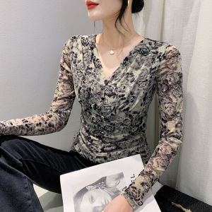 YIMEI 2023 New Slim Fit and Slim Fashion Mesh Print Top Versatile Retro Underlay Long Sleeve Womens V-Neck T-shirt