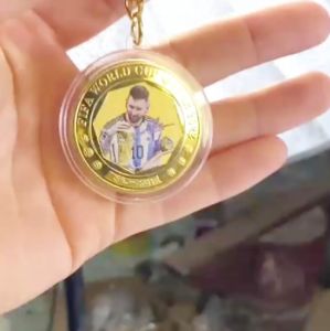 Móc khóa MESSI VÔ ĐỊCH WORLDCUP QUATAR cầu thủ bóng đá