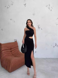 ชุดเดรสคอวีแขนกุดทรงเข้ารูปสีพื้นสำหรับผู้หญิงในฤดูร้อนปี 2025 กระโปรงสั้นเข้ารูป ทรงเอ ไม่สมมาตร แขนกุด