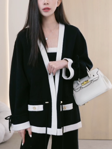 Winter New Fashion Korean Style Inspired Contrast Color V Neck Knitted Cardigan