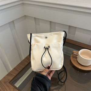 กระเป๋าสะพายข้างผู้หญิงแบบลำลอง กระเป๋าใส่โทรศัพท์มือถือสปอร์ต กระเป๋าสะพายข้างสไตล์เกาหลี กระเป๋าสี่เหลี่ยมเล็กแบบเรียบง่าย กระเป๋าสะพายข้างแบบลำลอง