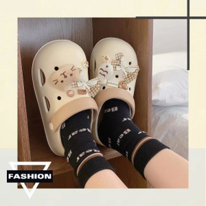 TKGirl กำลังฮิต รองเท้าแตะแฟชั่นหัวโต ทรงสวยสวมใส่สบาย น้ำหนักเบา มาพร้อมตัวการ์ตูนติดสุดเก๋ สีสวยแมทช์ง่าย สวมใส่ได้ทุกโอกาส สาวกหัวโตต้องมีแล้วมั้ย คุ้มมาก