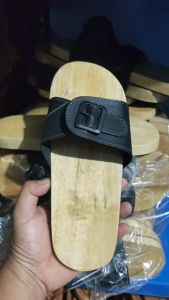 sandal bakiak terompah klompen kayu sendal wudhu kayu bakiak tatompah sendal kayu tradisional sendal wudhu masjid sandal wakaf