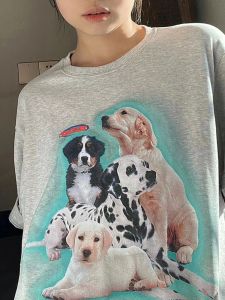 เสื้อยืดคู่รักพิมพ์ลายปาร์ตี้สุนัขแขนสั้นคอตุ้มสีโอ๊คสำหรับผู้หญิง เสื้อยืดคอตตอนเนื้อแน่นทรงหลวมสบาย ๆ สำหรับฤดูใบไม้ผลิและฤดูร้อน