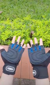 Thick breathable gloves protect your palms when exercising at the gym GTLTK