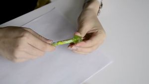 Hộp 100 Vỏ Bọc Tay Cầm Bút Chì PLUS - Chất Liệu Cao Su Cao Cấp Giúp Bé Cầm Bút Luyện Chữ Đúng Cách