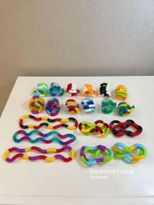 Portable Transformable Stress Relief Toy Ring Twisting Cord Toy for Children And Adults Plastic Material Fun Stress Busting Game